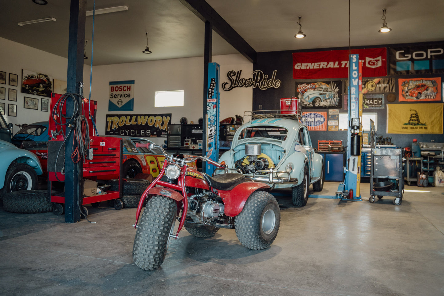 Three Wheelin'Tee Day (Black) - Slow Ride